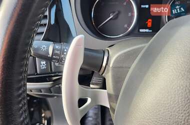 Внедорожник / Кроссовер Mitsubishi Outlander 2016 в 