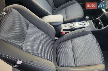 Внедорожник / Кроссовер Mitsubishi Outlander 2016 в 