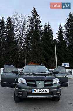 Внедорожник / Кроссовер Mitsubishi Outlander 2006 в 