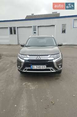 Внедорожник / Кроссовер Mitsubishi Outlander 2020 в Хмельницком