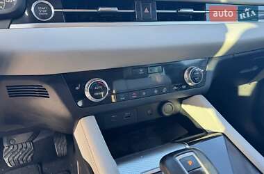 Внедорожник / Кроссовер Mitsubishi Outlander 2022 в 