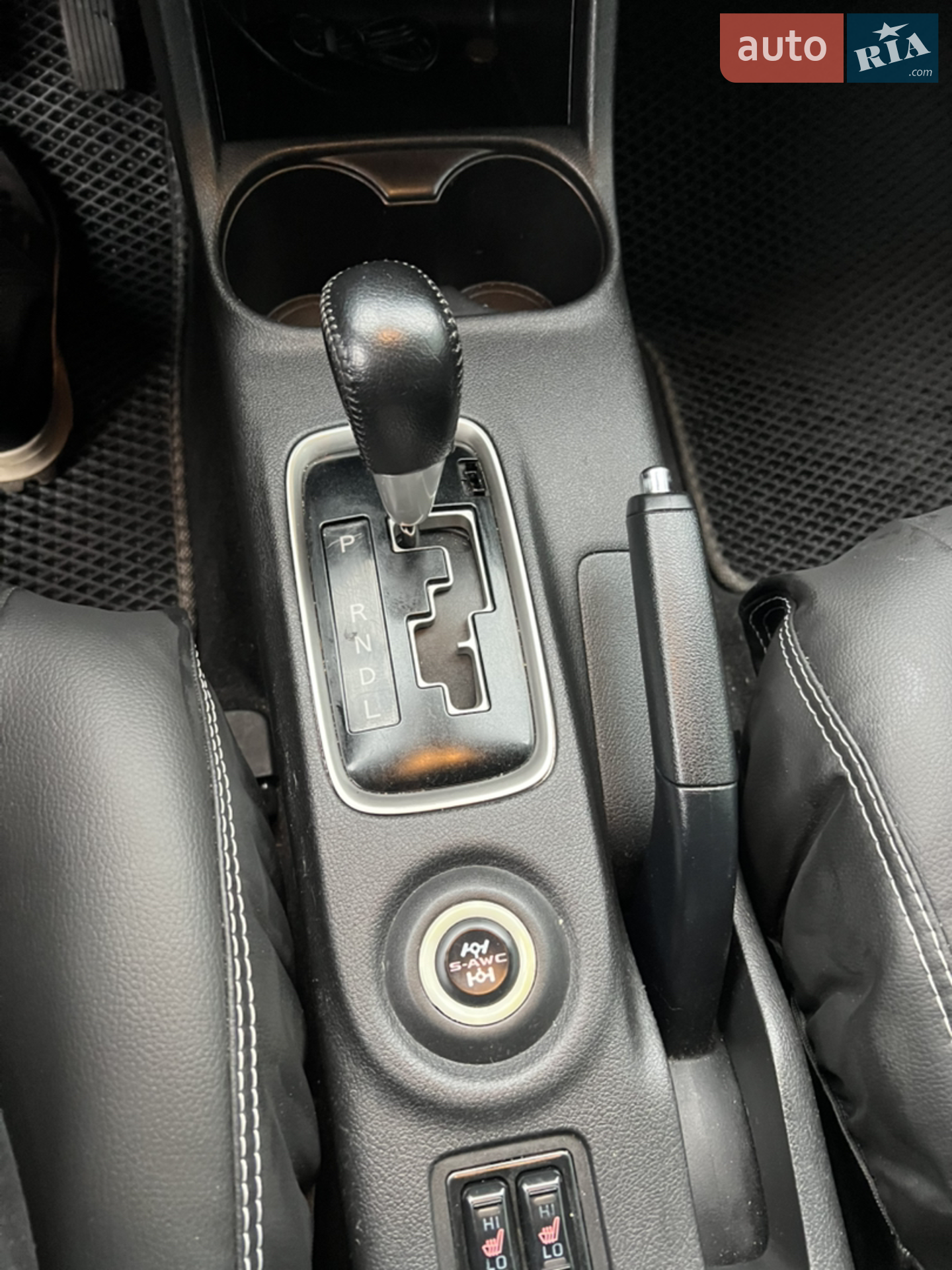 2014 Mitsubishi Outlander - мініатюра 10