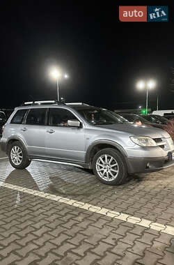 Внедорожник / Кроссовер Mitsubishi Outlander 2005 в 