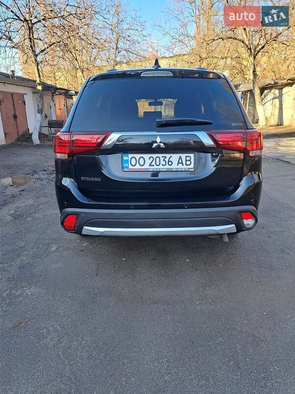 Внедорожник / Кроссовер Mitsubishi Outlander 2019 в Кривом Роге