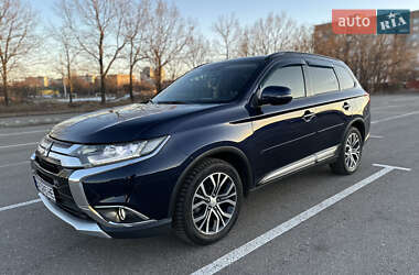 Позашляховик / Кросовер Mitsubishi Outlander 2015 в Кропивницькому