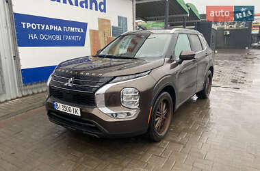 Внедорожник / Кроссовер Mitsubishi Outlander 2022 в 
