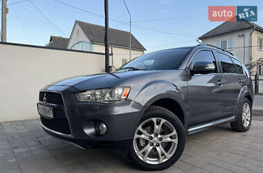 Внедорожник / Кроссовер Mitsubishi Outlander 2012 в Иршаве