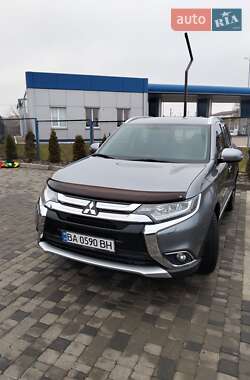 Позашляховик / Кросовер Mitsubishi Outlander 2016 в Новоукраїнці