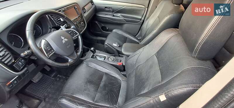 Позашляховик / Кросовер Mitsubishi Outlander 2014 в Кропивницькому