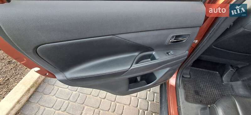 Позашляховик / Кросовер Mitsubishi Outlander 2014 в Кропивницькому