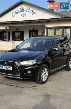 Внедорожник / Кроссовер Mitsubishi Outlander 2010 в 