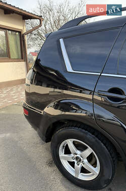 Внедорожник / Кроссовер Mitsubishi Outlander 2010 в 