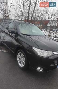 Внедорожник / Кроссовер Mitsubishi Outlander 2013 в Чернигове