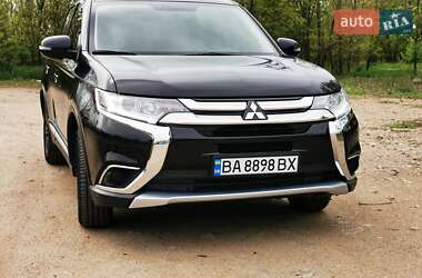 Позашляховик / Кросовер Mitsubishi Outlander 2017 в Кропивницькому