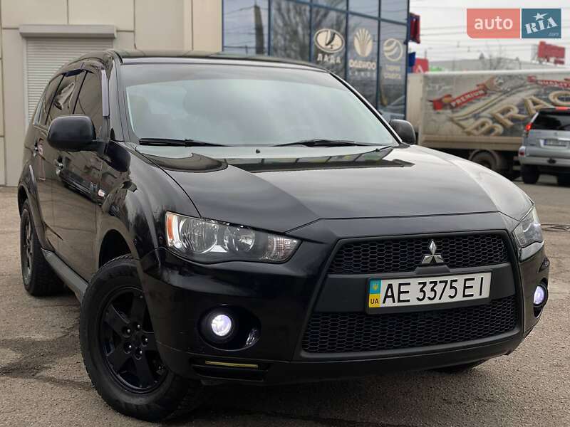 Внедорожник / Кроссовер Mitsubishi Outlander 2010 в 