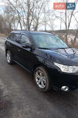 Внедорожник / Кроссовер Mitsubishi Outlander 2013 в Чернигове