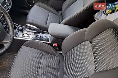 Позашляховик / Кросовер Mitsubishi Outlander 2018 в 