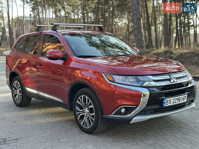 Позашляховик / Кросовер Mitsubishi Outlander 2015 в Нетішині