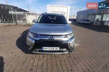 Внедорожник / Кроссовер Mitsubishi Outlander 2020 в Одессе