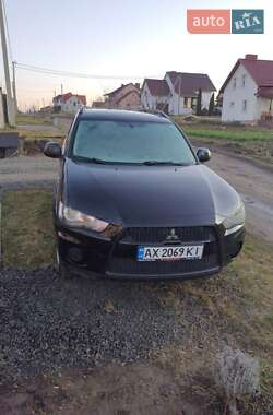 Внедорожник / Кроссовер Mitsubishi Outlander 2010 в 