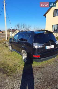 Внедорожник / Кроссовер Mitsubishi Outlander 2010 в 