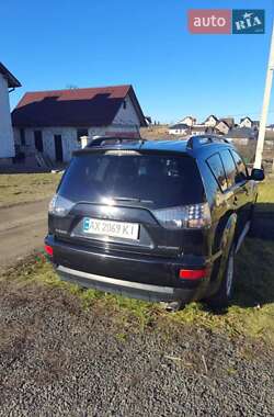 Внедорожник / Кроссовер Mitsubishi Outlander 2010 в 