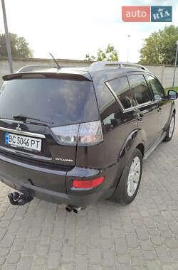 Внедорожник / Кроссовер Mitsubishi Outlander 2009 в 