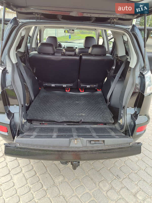 Внедорожник / Кроссовер Mitsubishi Outlander 2009 в Стрые