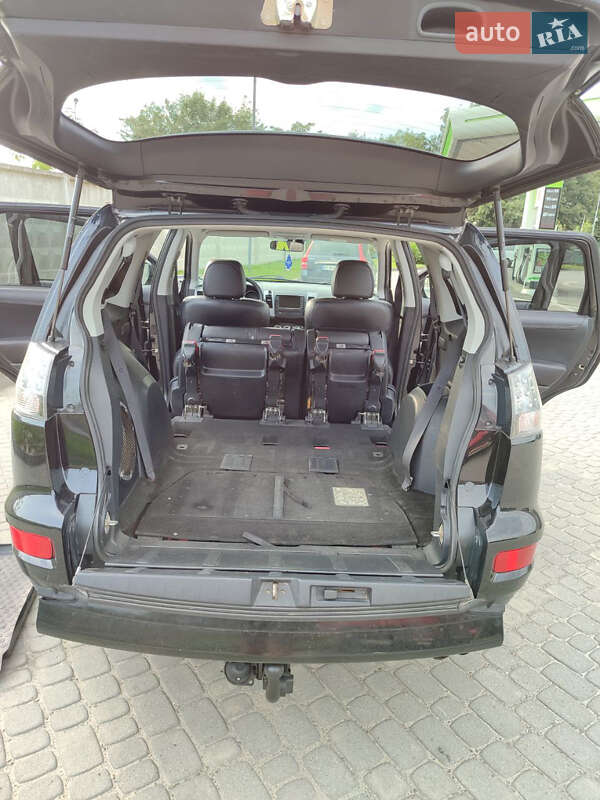 Внедорожник / Кроссовер Mitsubishi Outlander 2009 в Стрые