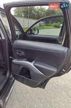 Внедорожник / Кроссовер Mitsubishi Outlander 2009 в 