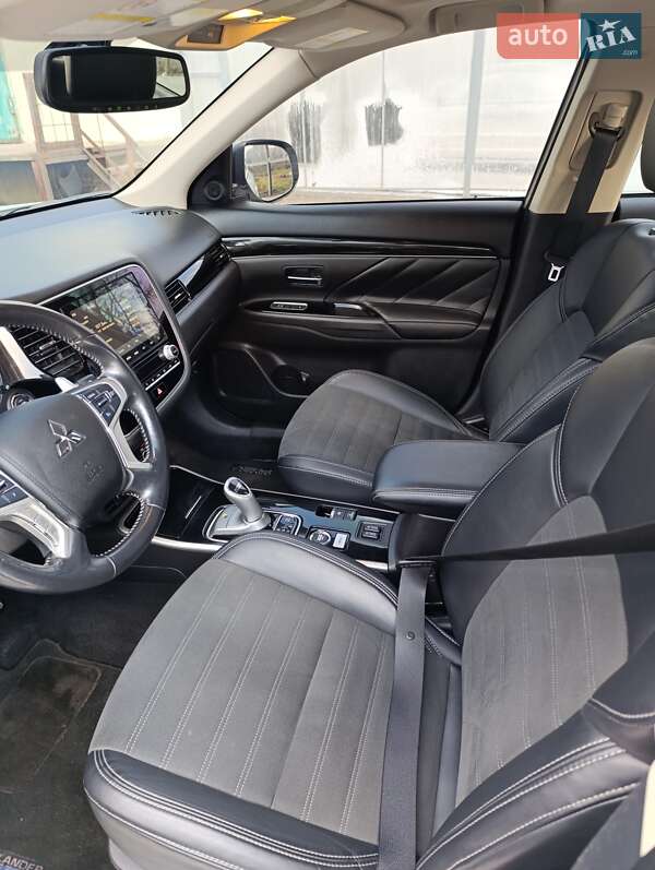 Позашляховик / Кросовер Mitsubishi Outlander 2020 в Дніпрі