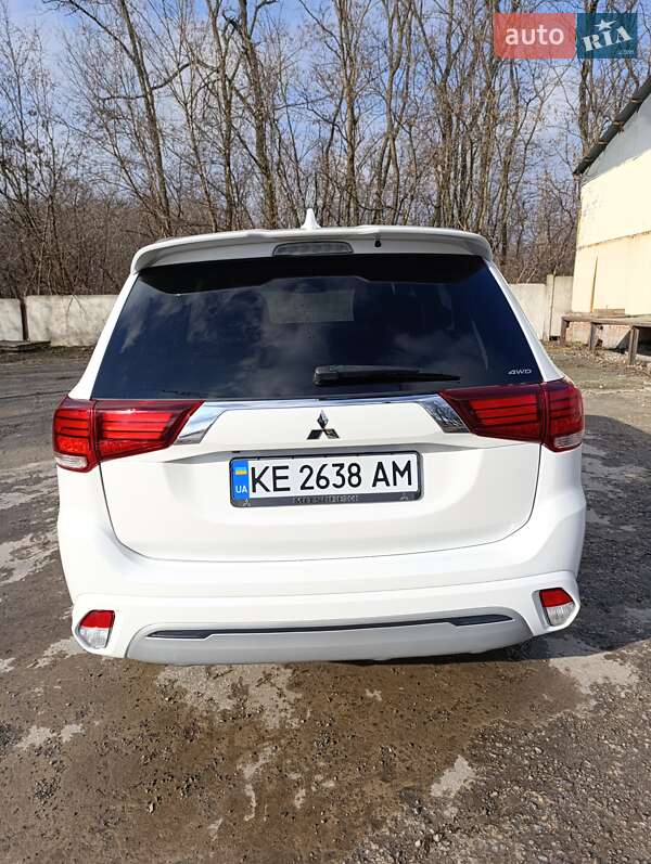 Позашляховик / Кросовер Mitsubishi Outlander 2020 в Дніпрі