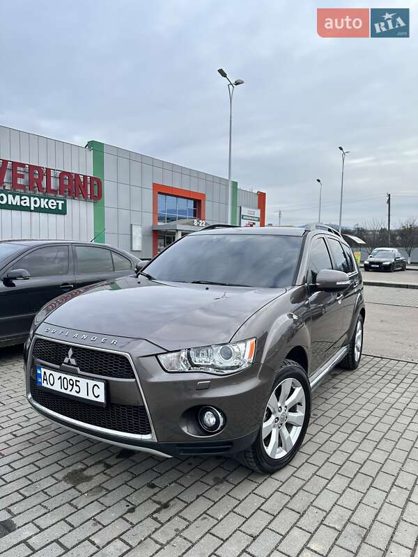 Позашляховик / Кросовер Mitsubishi Outlander 2010 в Мукачевому