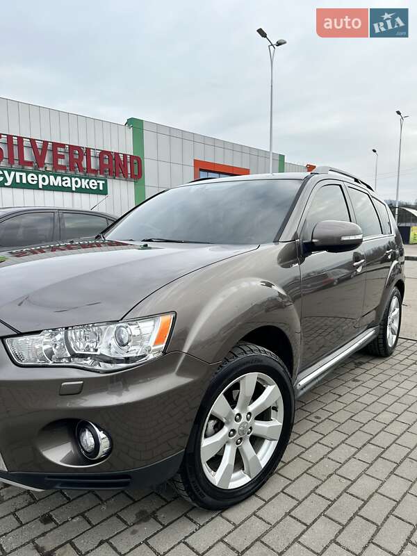 Позашляховик / Кросовер Mitsubishi Outlander 2010 в Мукачевому