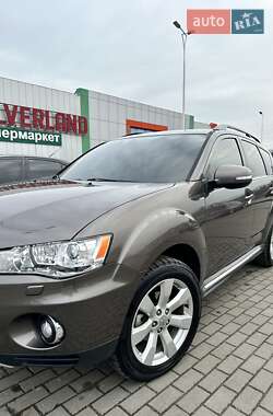 Позашляховик / Кросовер Mitsubishi Outlander 2010 в Мукачевому