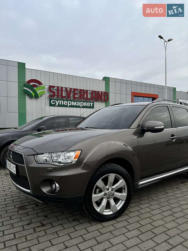 Позашляховик / Кросовер Mitsubishi Outlander 2010 в Мукачевому