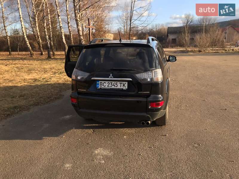 Внедорожник / Кроссовер Mitsubishi Outlander 2010 в Самборе