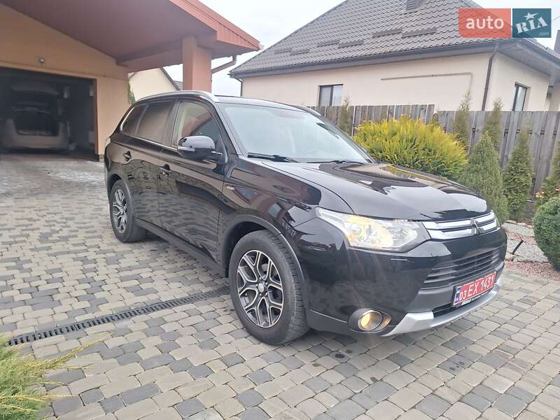 Mitsubishi Outlander 2015