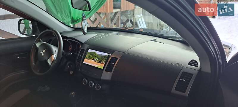 Внедорожник / Кроссовер Mitsubishi Outlander 2010 в Черновцах