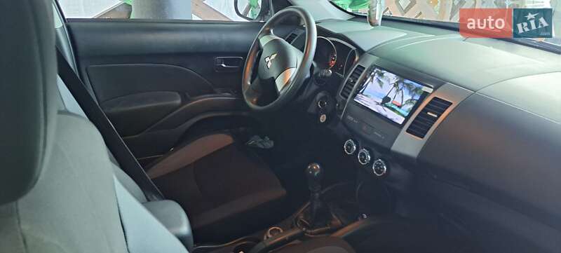 Внедорожник / Кроссовер Mitsubishi Outlander 2010 в Черновцах