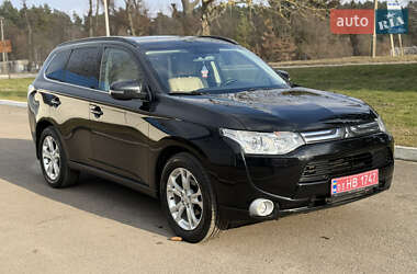 Позашляховик / Кросовер Mitsubishi Outlander 2013 в Радивиліві