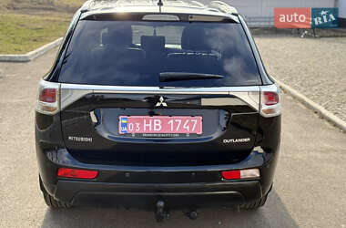 Позашляховик / Кросовер Mitsubishi Outlander 2013 в Радивиліві