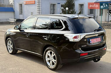 Позашляховик / Кросовер Mitsubishi Outlander 2013 в Радивиліві