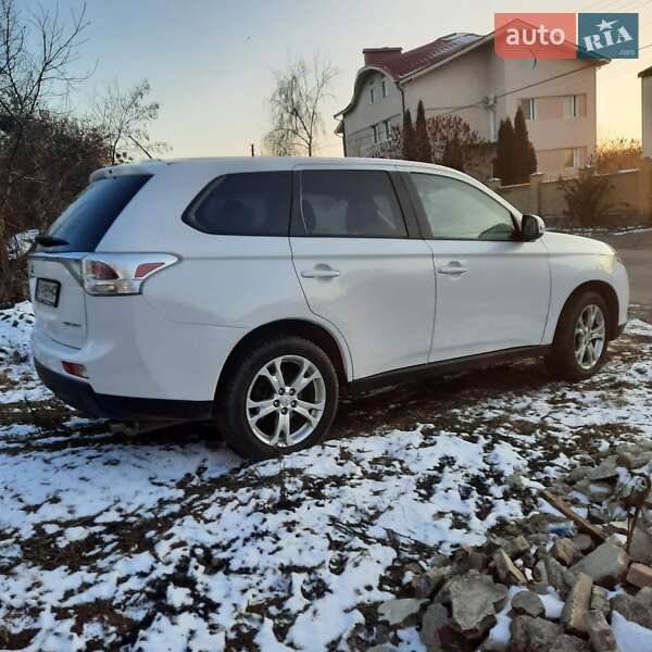Позашляховик / Кросовер Mitsubishi Outlander 2013 в Полтаві