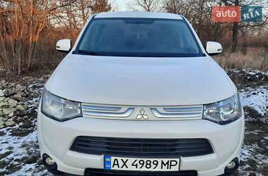 Позашляховик / Кросовер Mitsubishi Outlander 2013 в Полтаві