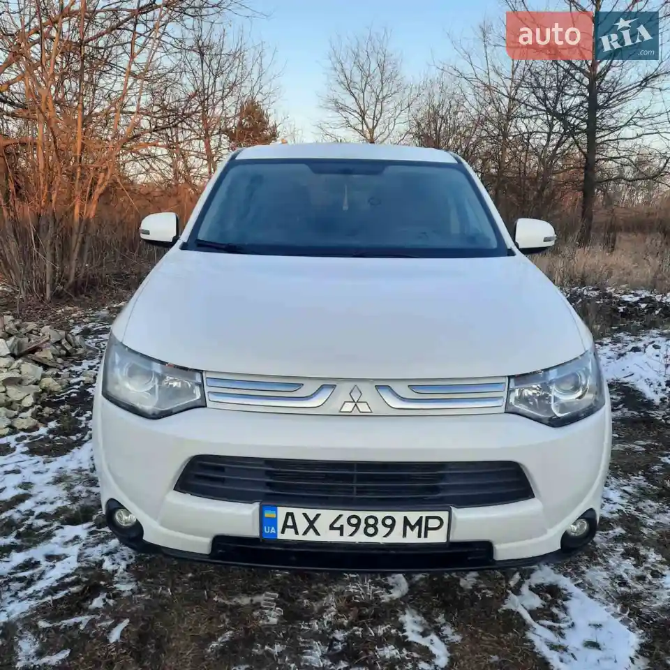 2014 Mitsubishi Outlander - мініатюра 13