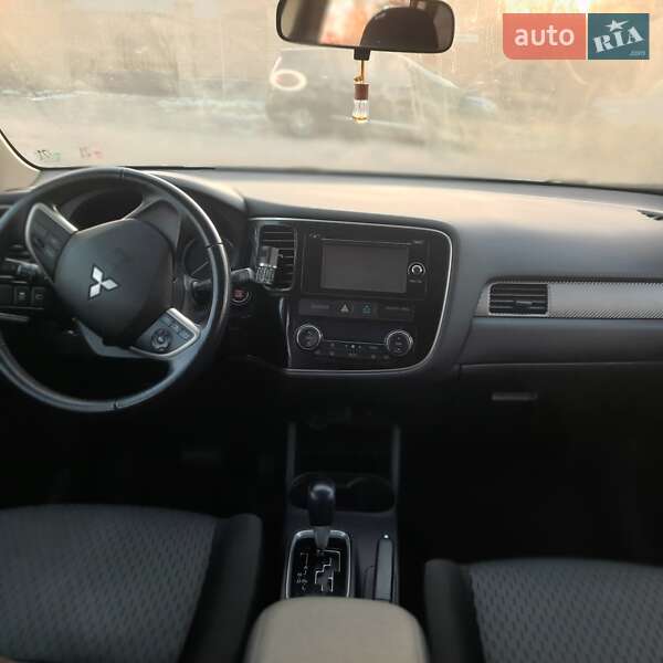 Позашляховик / Кросовер Mitsubishi Outlander 2013 в Полтаві