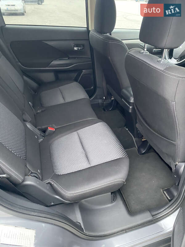 Внедорожник / Кроссовер Mitsubishi Outlander 2018 в Запорожье