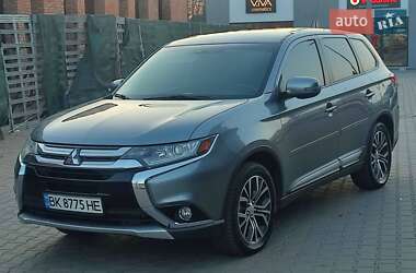 Позашляховик / Кросовер Mitsubishi Outlander 2015 в Луцьку