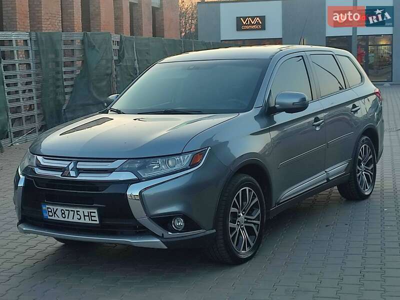 Внедорожник / Кроссовер Mitsubishi Outlander 2015 в Луцке